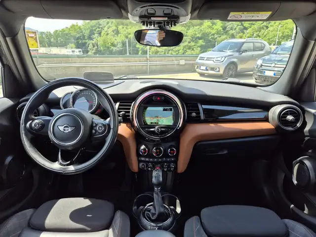 Mini Cooper Cooper view 8