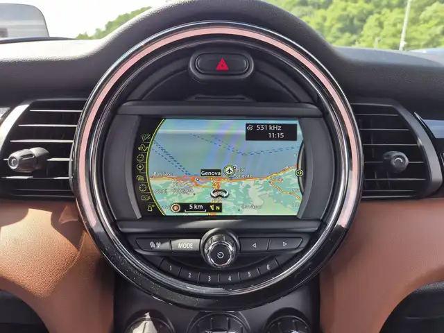 Mini Cooper Cooper view 10
