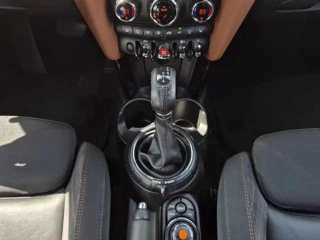 Mini Cooper Cooper view 9