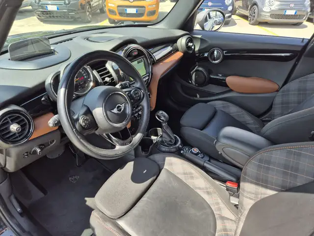 Mini Cooper Cooper view 6