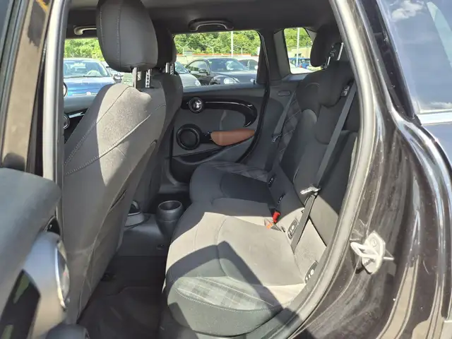 Mini Cooper Cooper view 7
