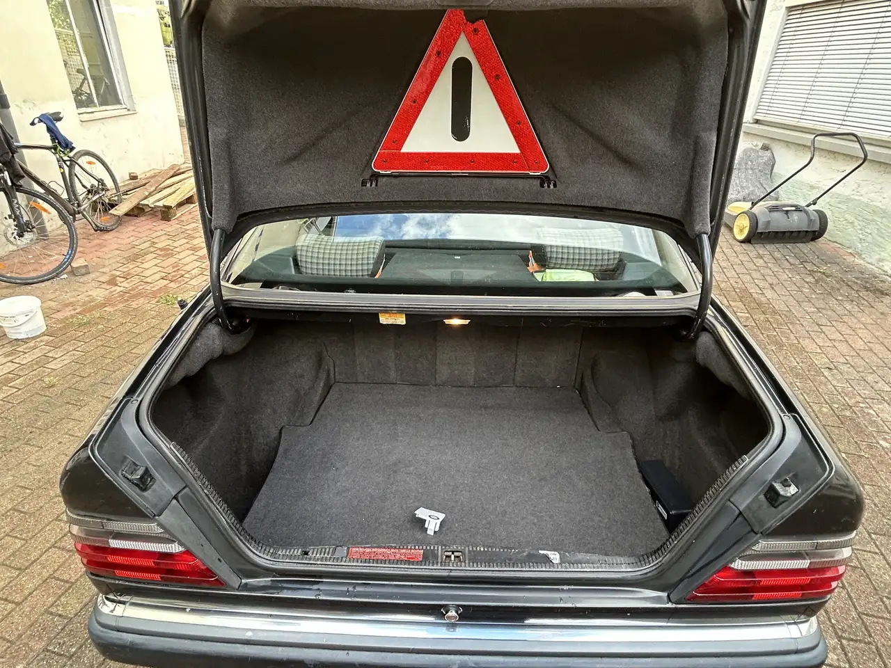 Mercedes-Benz E 200 Sportlinie, foto 9