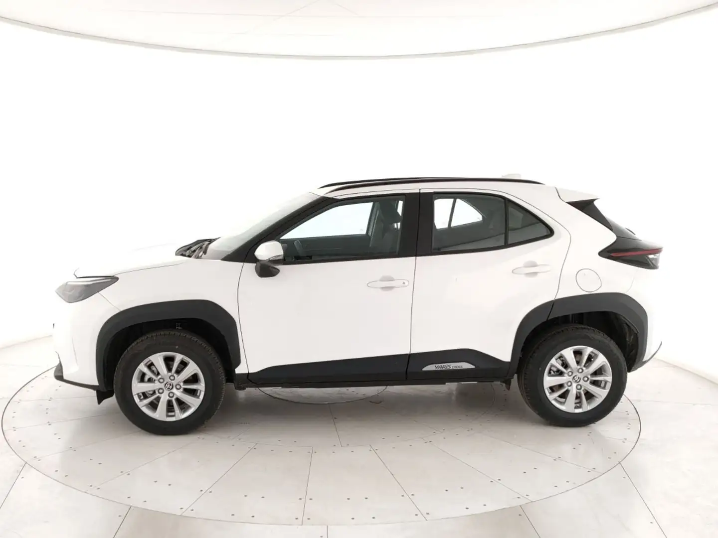 Toyota Yaris Cross 1.5h Active fwd 115cv e-cvt Bianco - 2