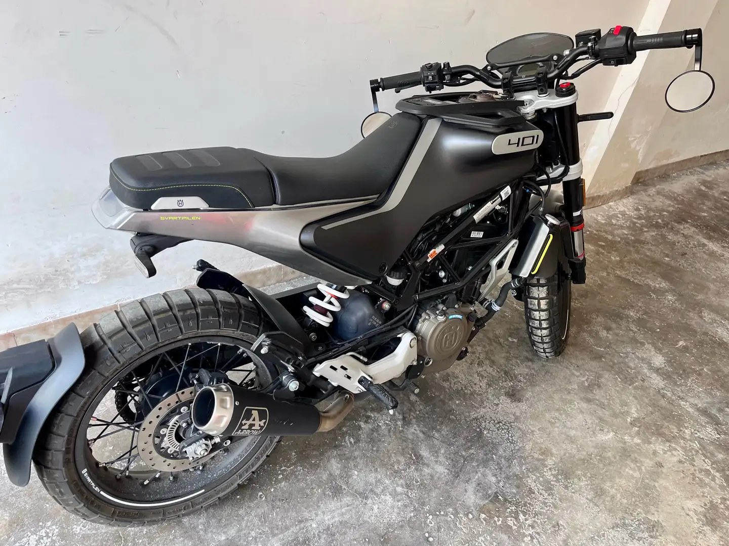 Husqvarna Svartpilen - 2