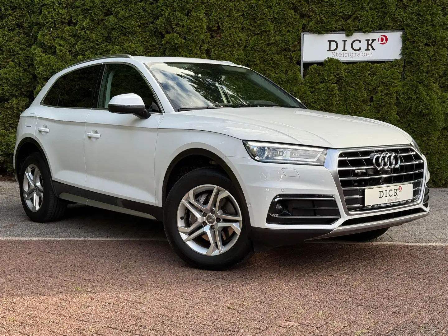 Audi Q5 40 TDI Quatt Design XEN+MMI+PANO+360°+ACC+SHZ Weiß - 1