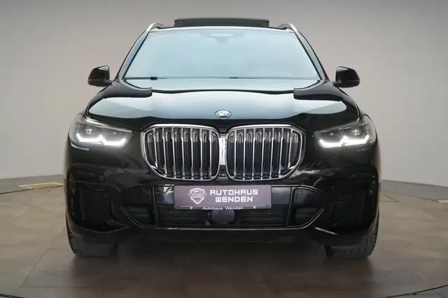 BMW X5 view 2
