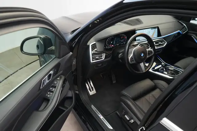 BMW X5 view 15
