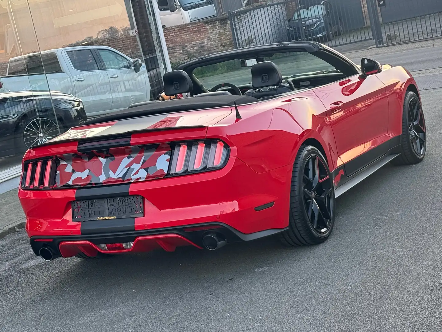 Ford Mustang CABRIOLET 2.3 EcoBoost CUIR CLIM GPS FULL OPTIONS Rouge - 2
