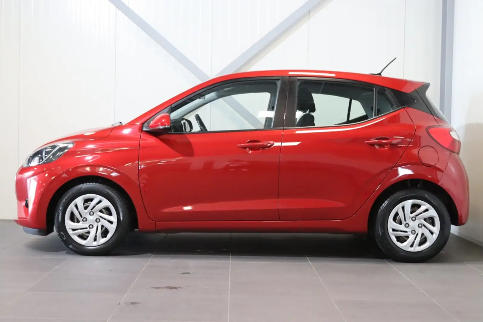 Hyundai i10 1.0 Premium Clima|Carplay|Cam|Navi|Pdc| "RIJKLAARP Rood - 2
