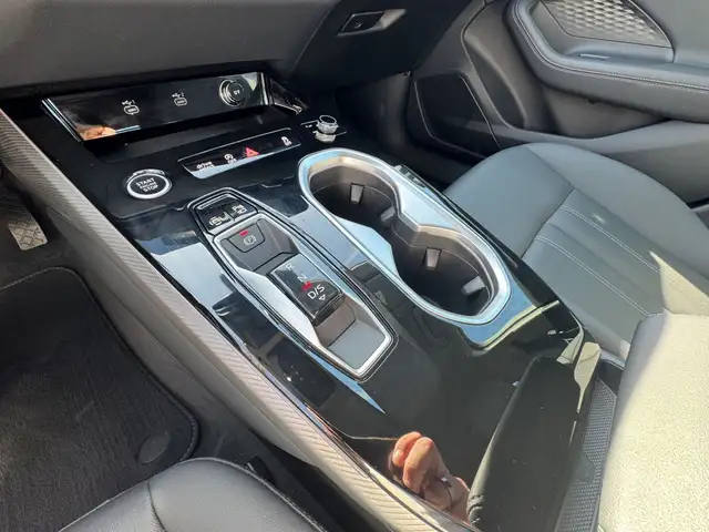 Audi A6 view 15