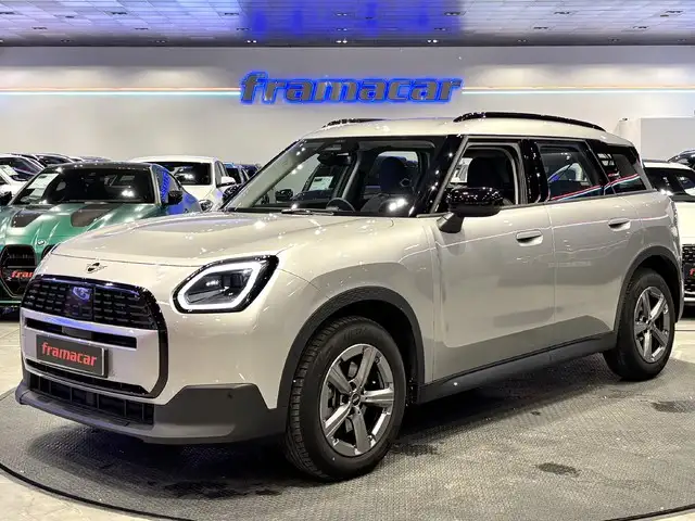 MINI One D Countryman Essential