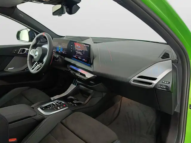 BMW 1 Series view 10