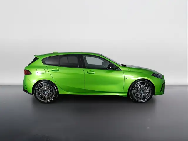 BMW 1 Series view 3