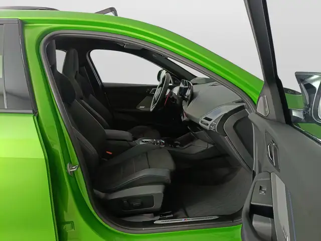 BMW 1 Series view 11