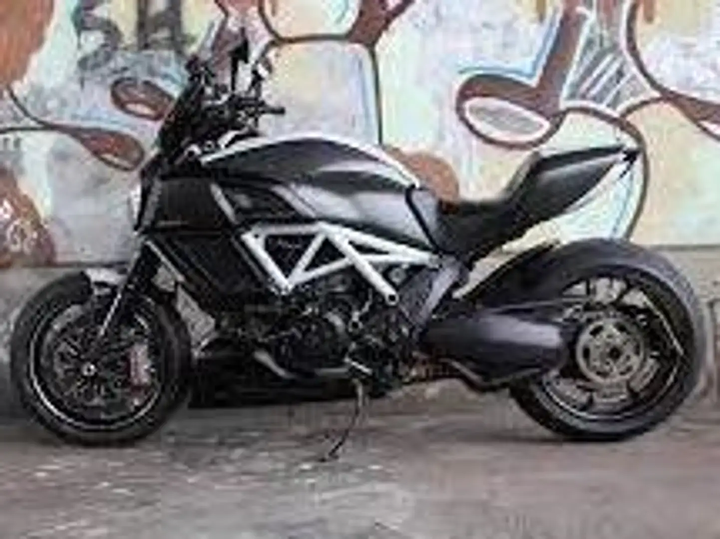 Ducati Diavel Carbon White Limited - 1