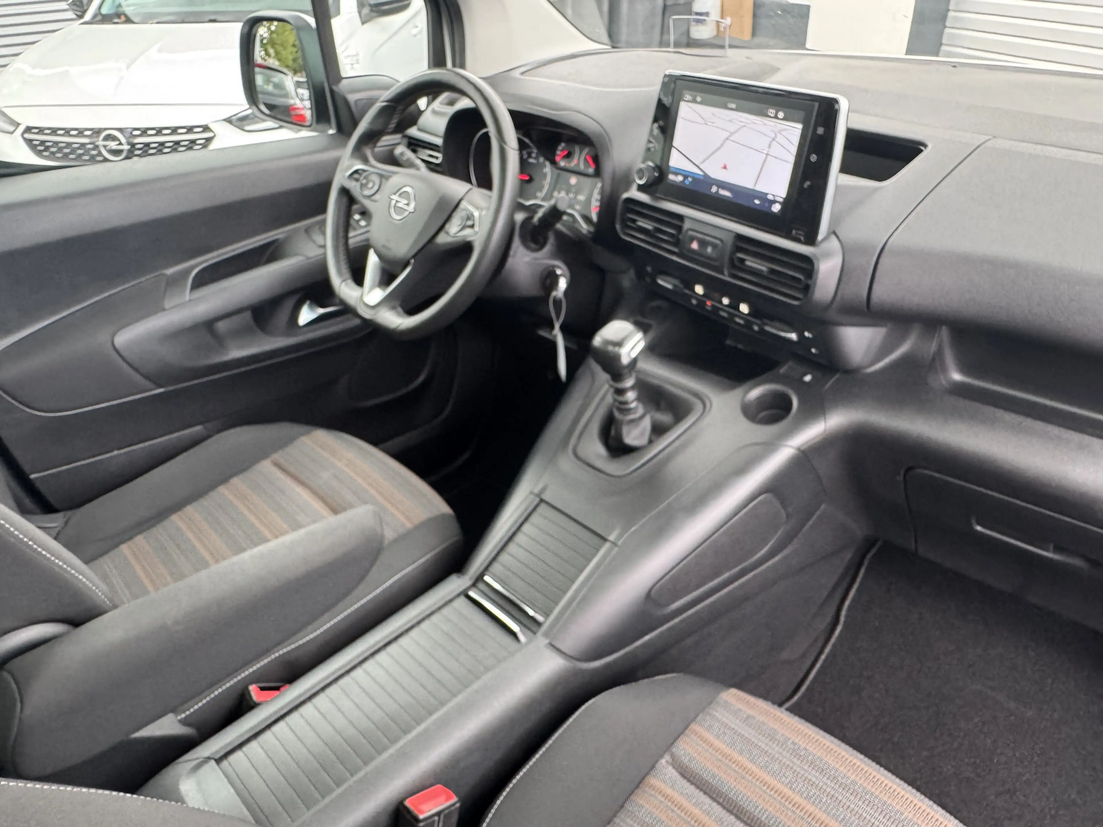 Opel Combo Life 1.2 Innovation *Navi*Head Up Display*1.Hd* — photo 11