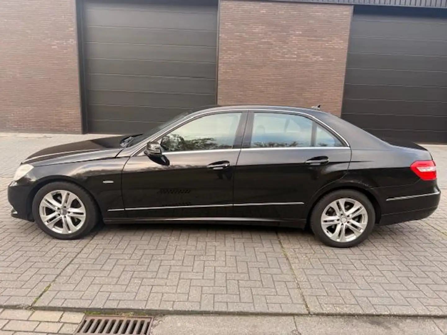 Mercedes-Benz E 250 CDI Avantgarde | AUTOMAAT|VOL LEDER| LICHT METAAL| Schwarz - 2