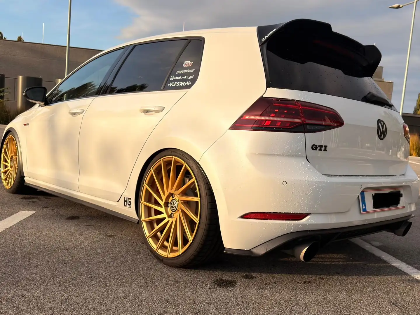 Volkswagen Golf GTI 2,0 TSI DSG Weiß - 2