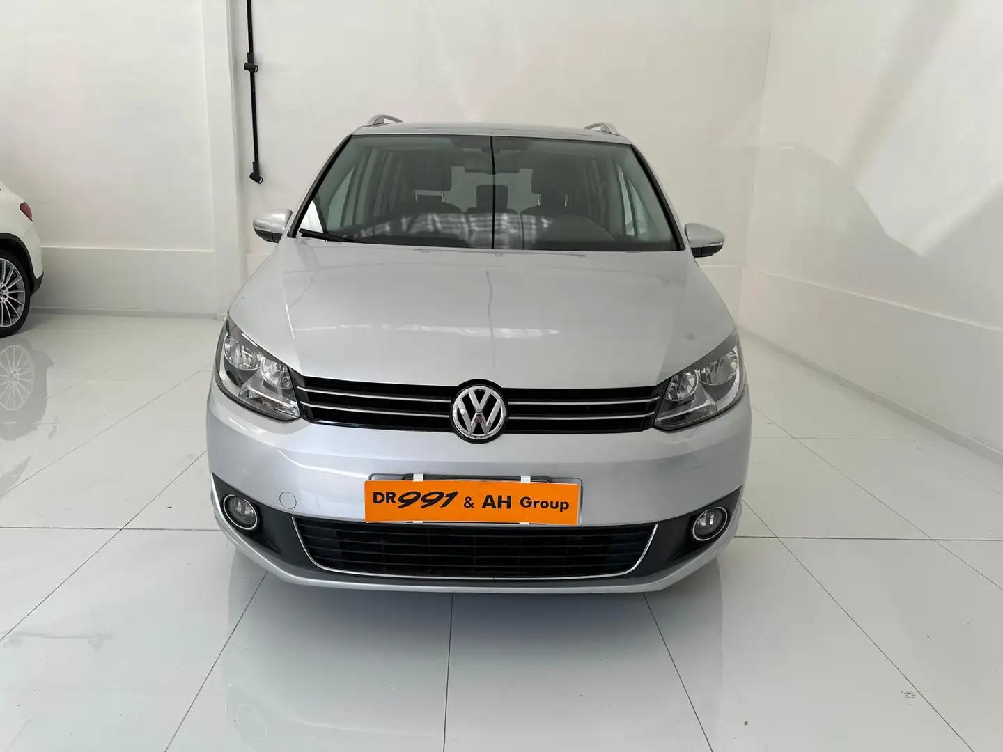 Volkswagen Touran Touran II 2010 2.0 tdi Highline dsg + 4 gomme Argento - 2