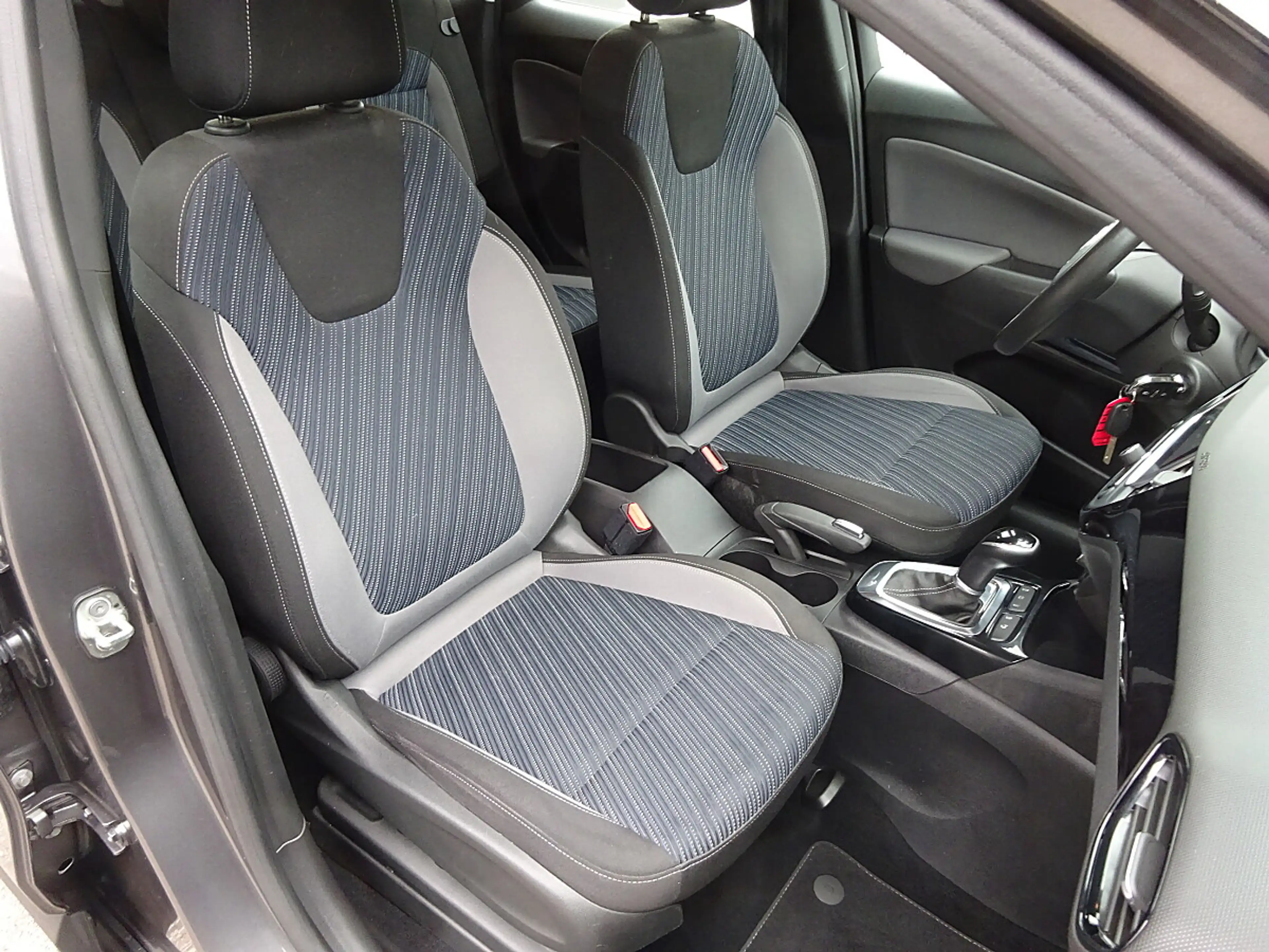 Opel Crossland X 1,5 CDTI BlueInj. 120 Jahre Edition St./St. — photo 4