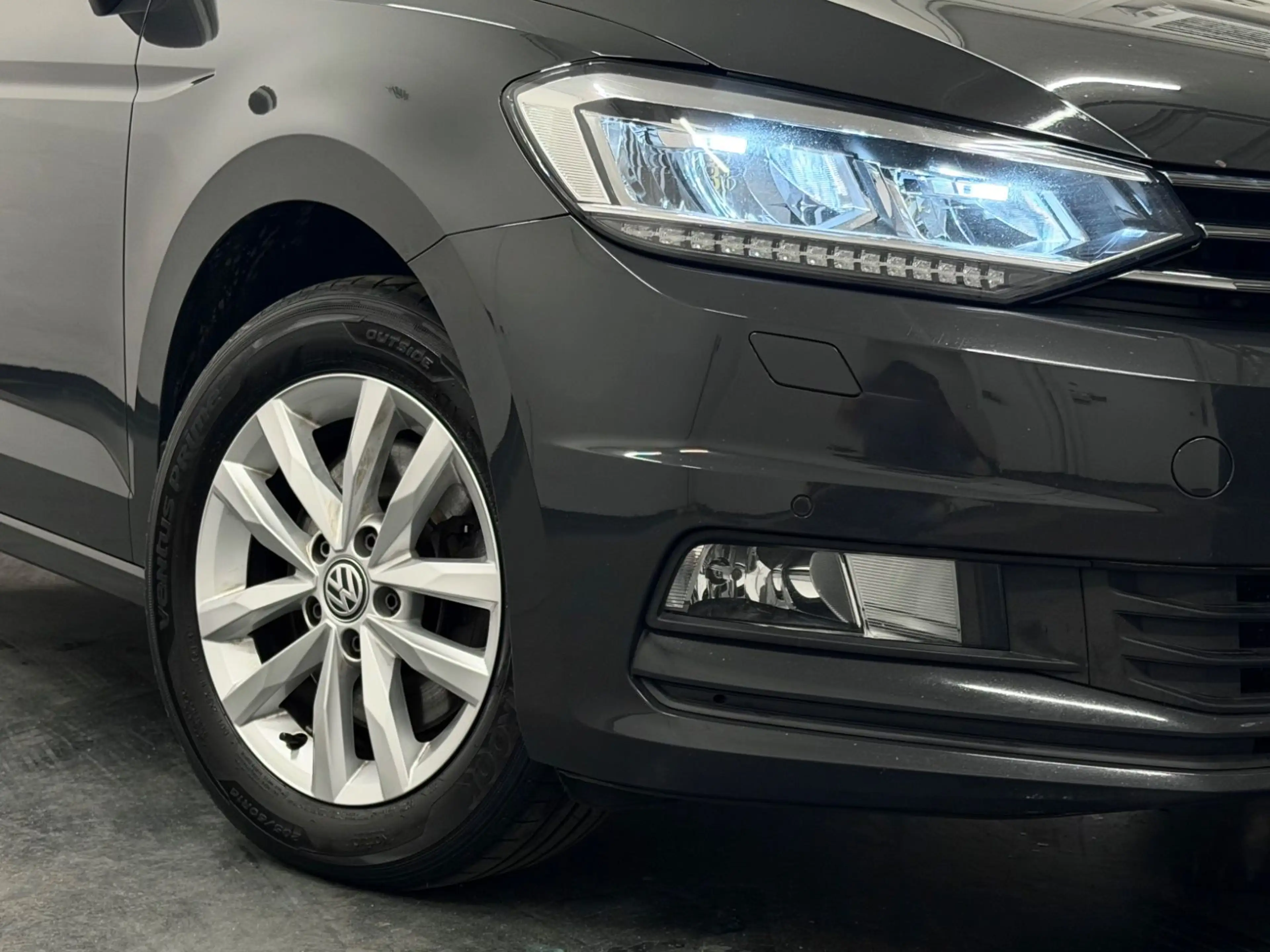 Volkswagen Touran 2.0 TDI AUTOMATIK 7-SITZER/PANO/NAVI/ACC — photo 9