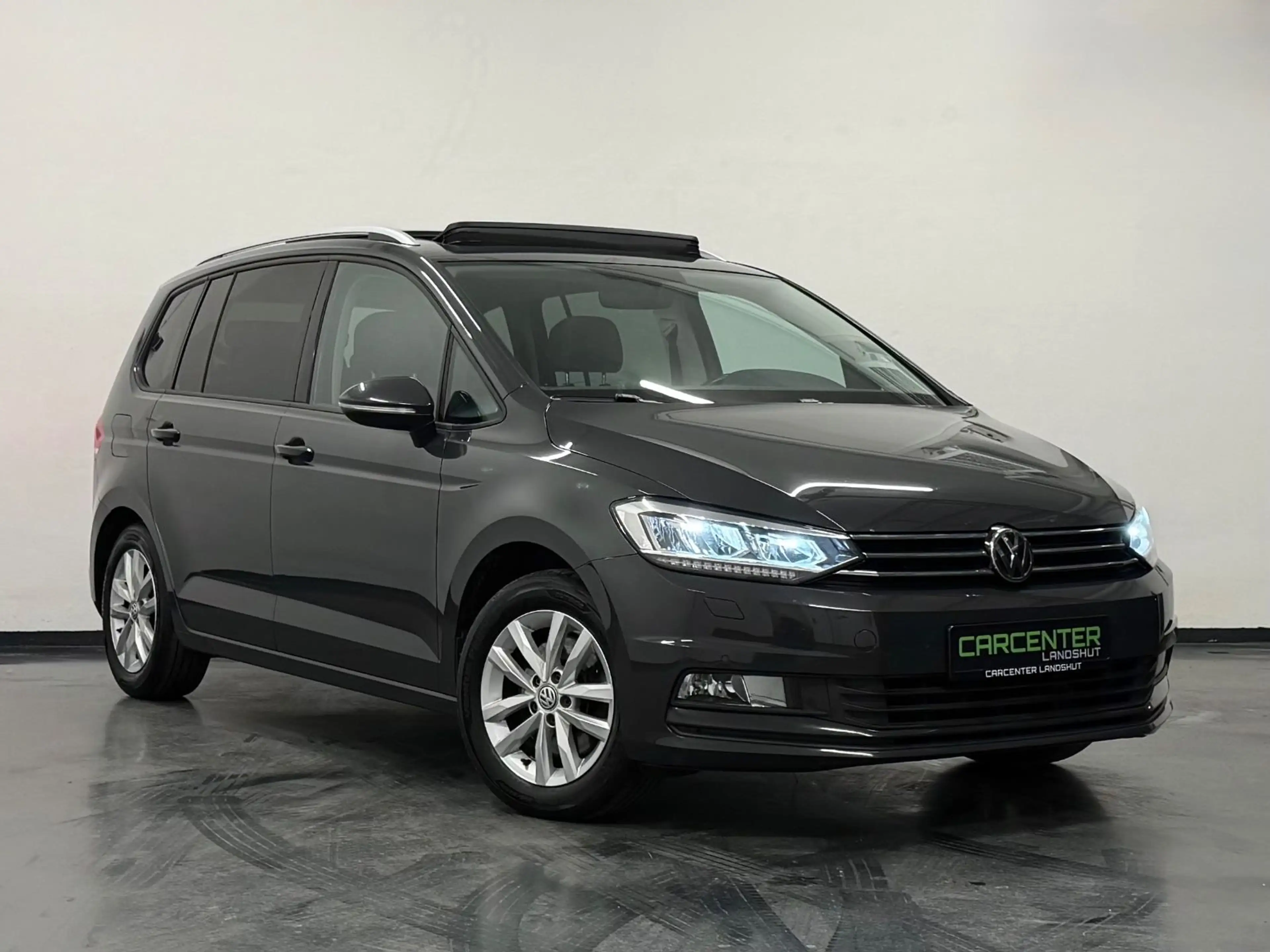 Volkswagen Touran 2.0 TDI AUTOMATIK 7-SITZER/PANO/NAVI/ACC — photo 6