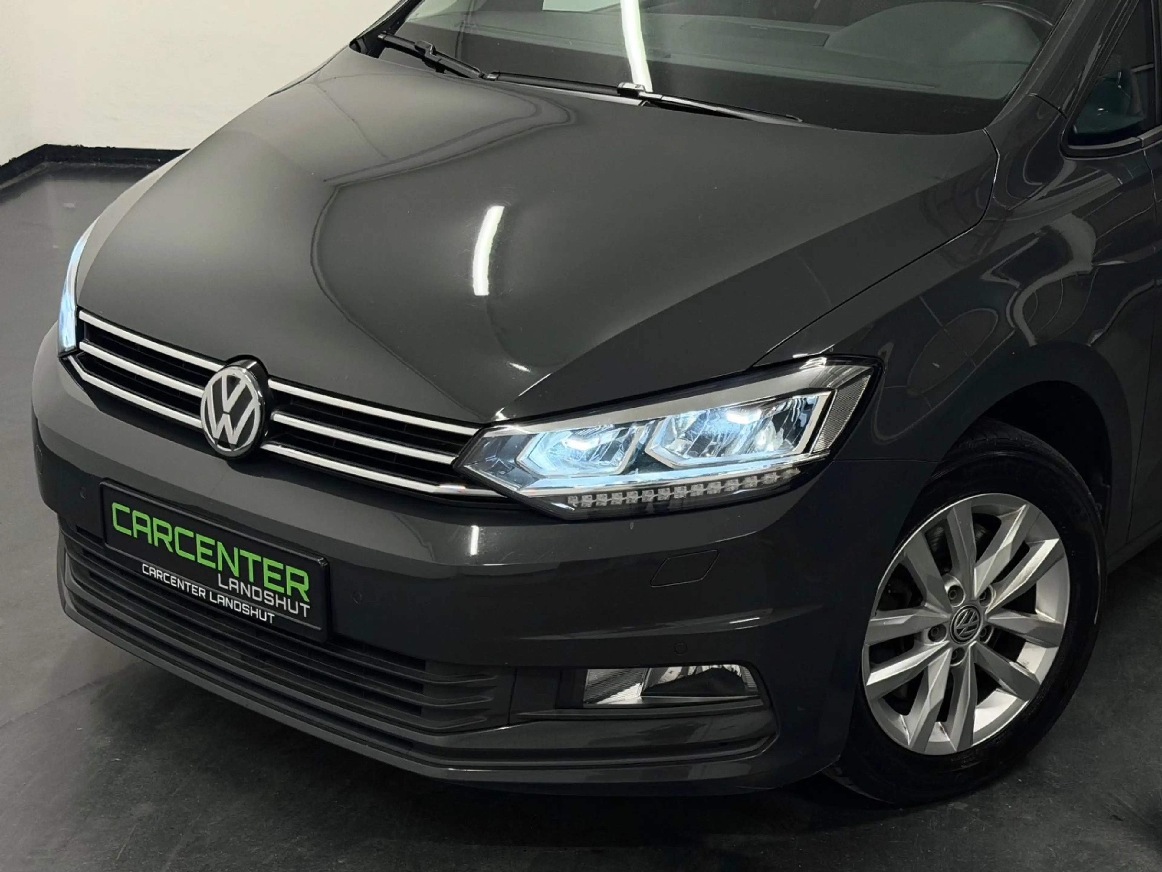 Volkswagen Touran 2.0 TDI AUTOMATIK 7-SITZER/PANO/NAVI/ACC — photo 3