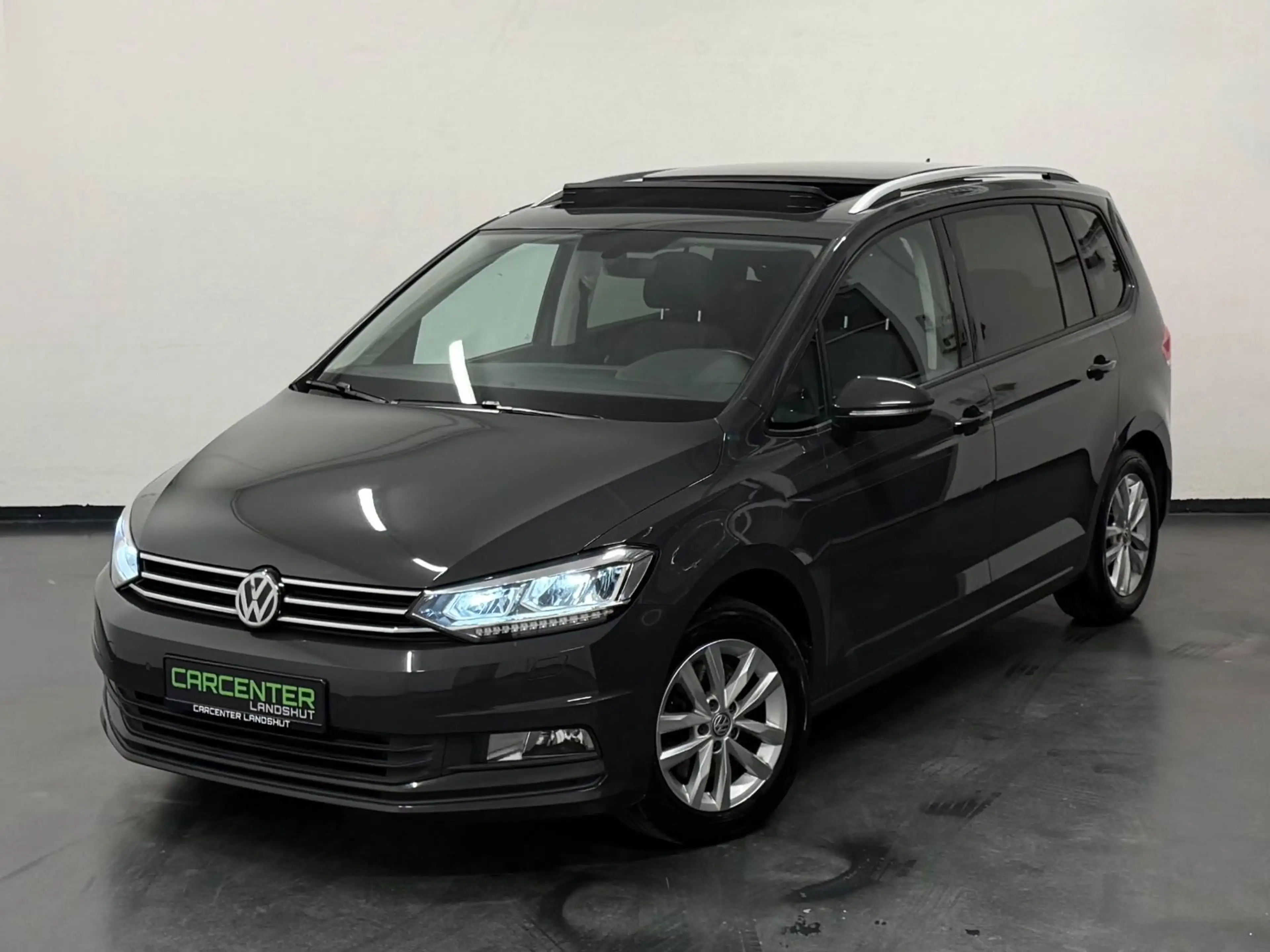 Volkswagen Touran 2.0 TDI AUTOMATIK 7-SITZER/PANO/NAVI/ACC — photo 2