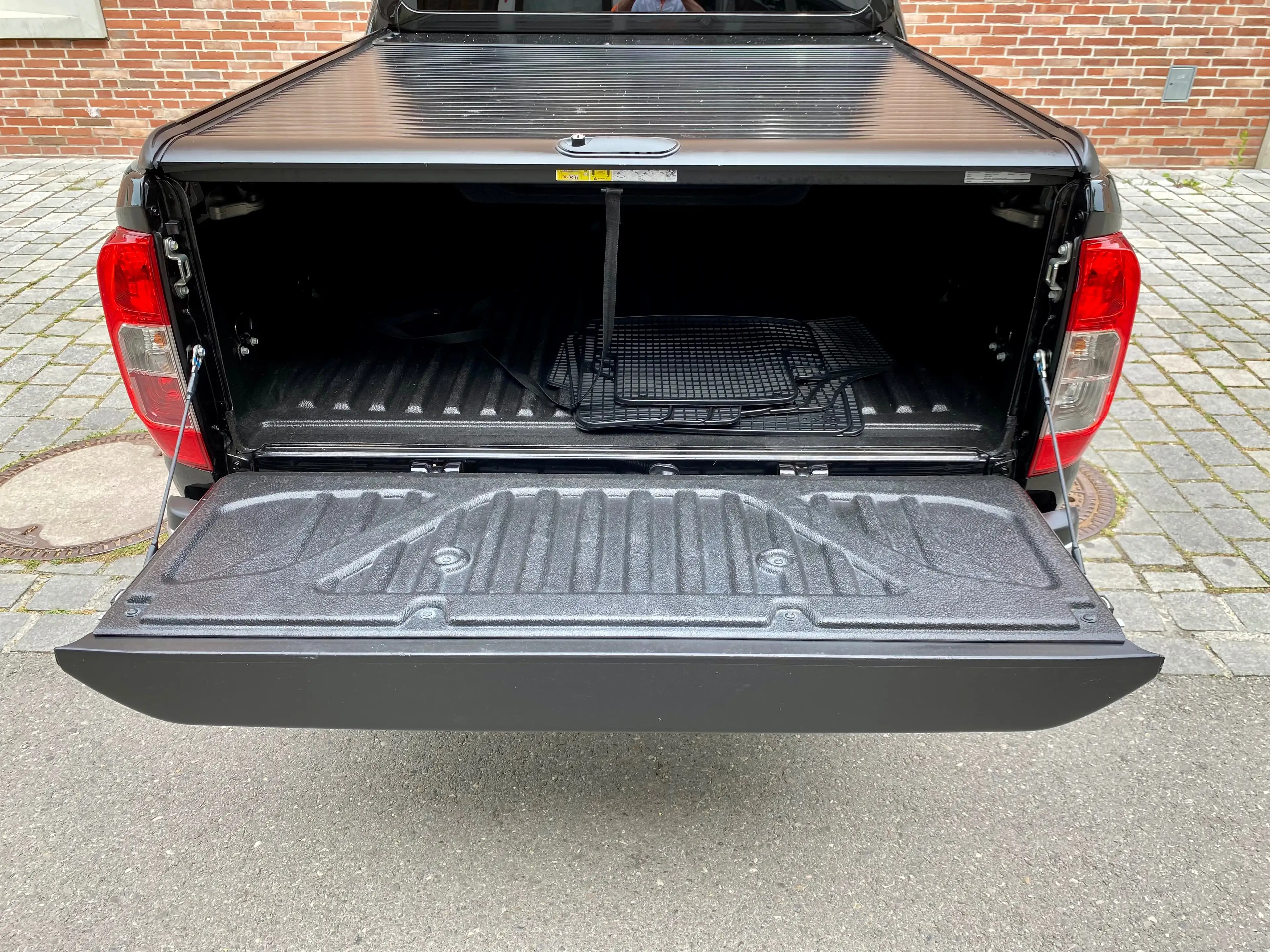 Nissan Navara Tekna - ROLLTOP - NUR 72' KM - VOLLAUSSTATTUNG ! — photo 7