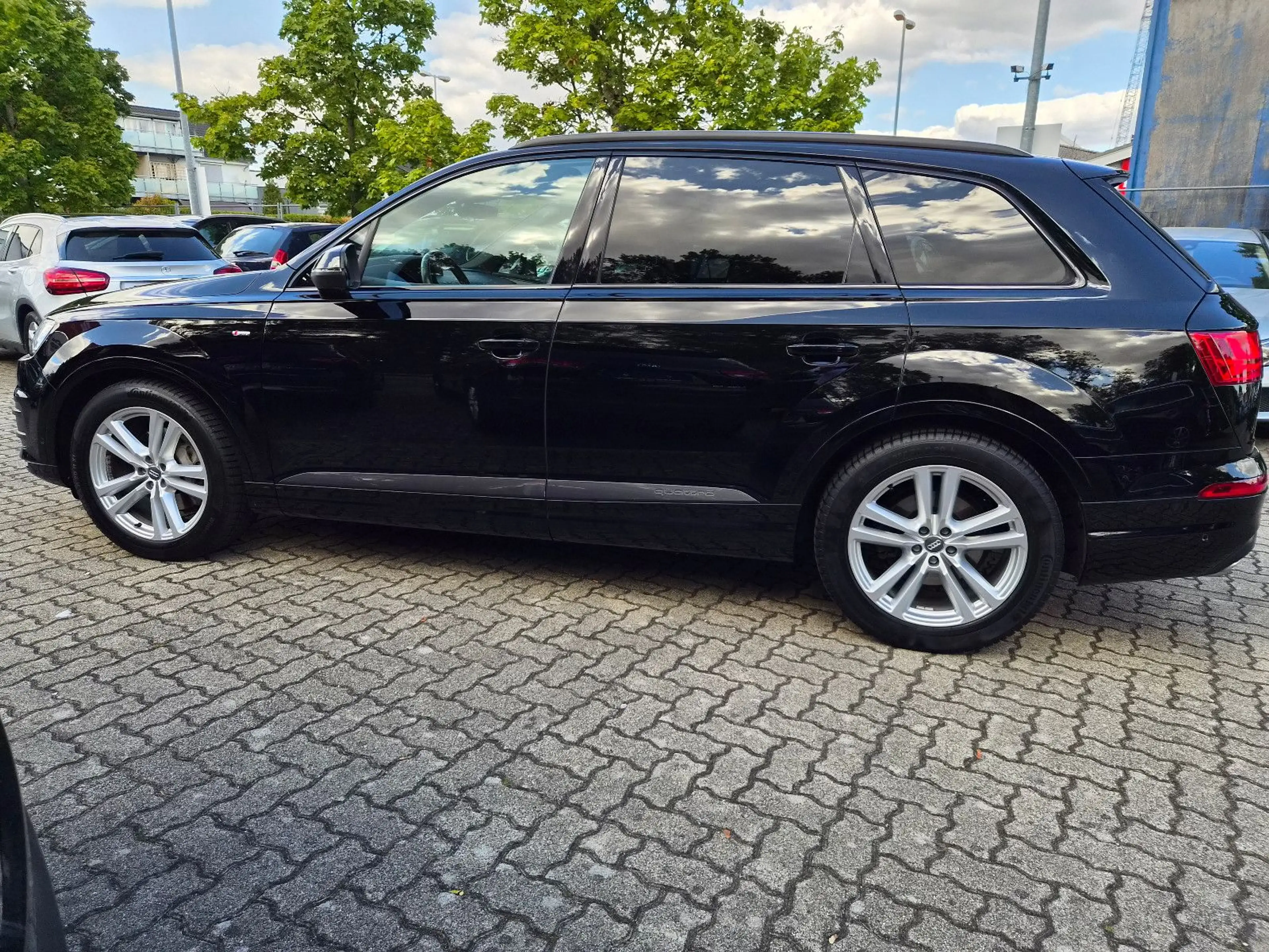 Audi Q7 3.0 TDI quattro S Line *Alkantara/LED/Kamera* — photo 2