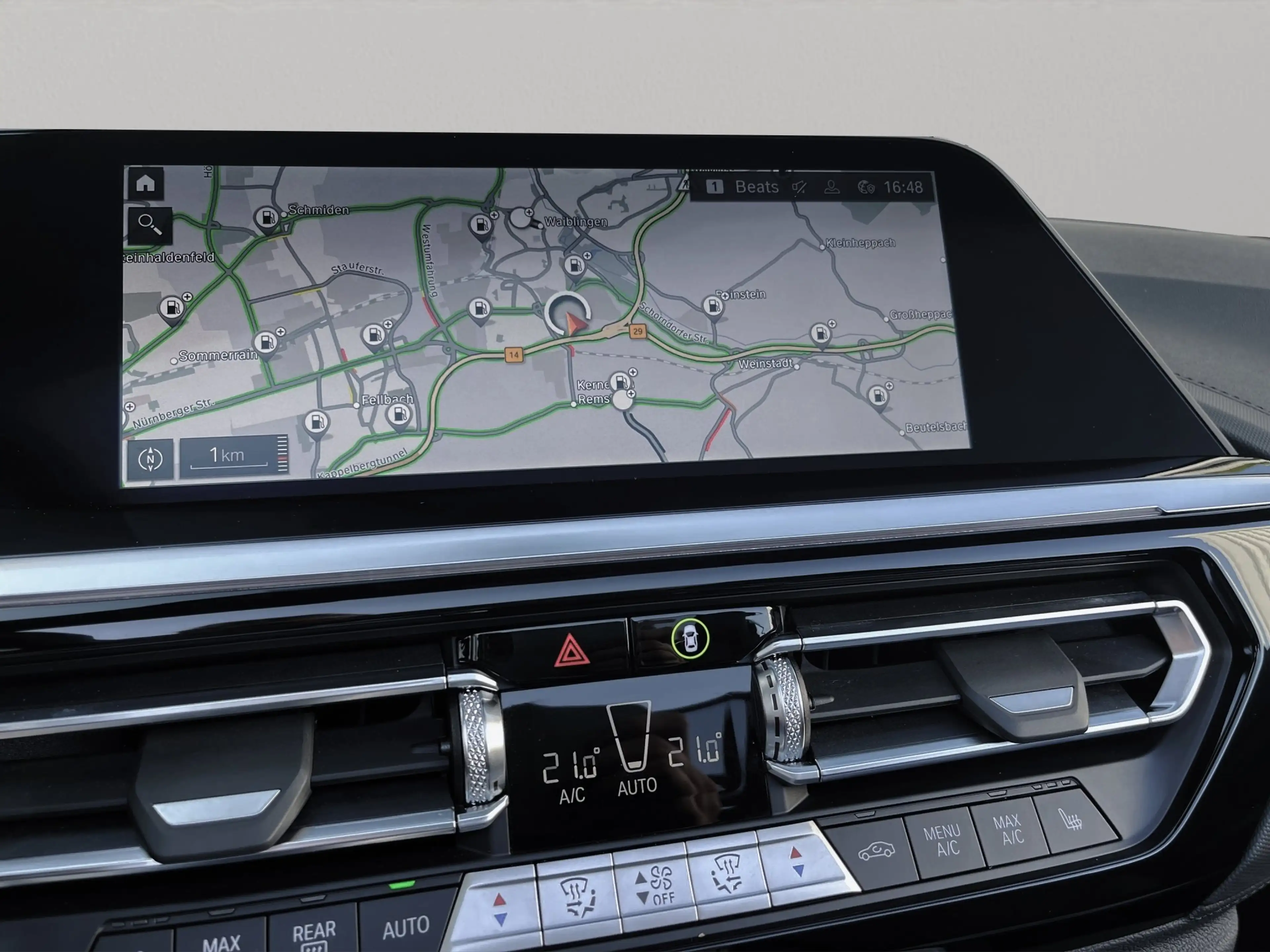 BMW Z4 sDrive20i — photo 8