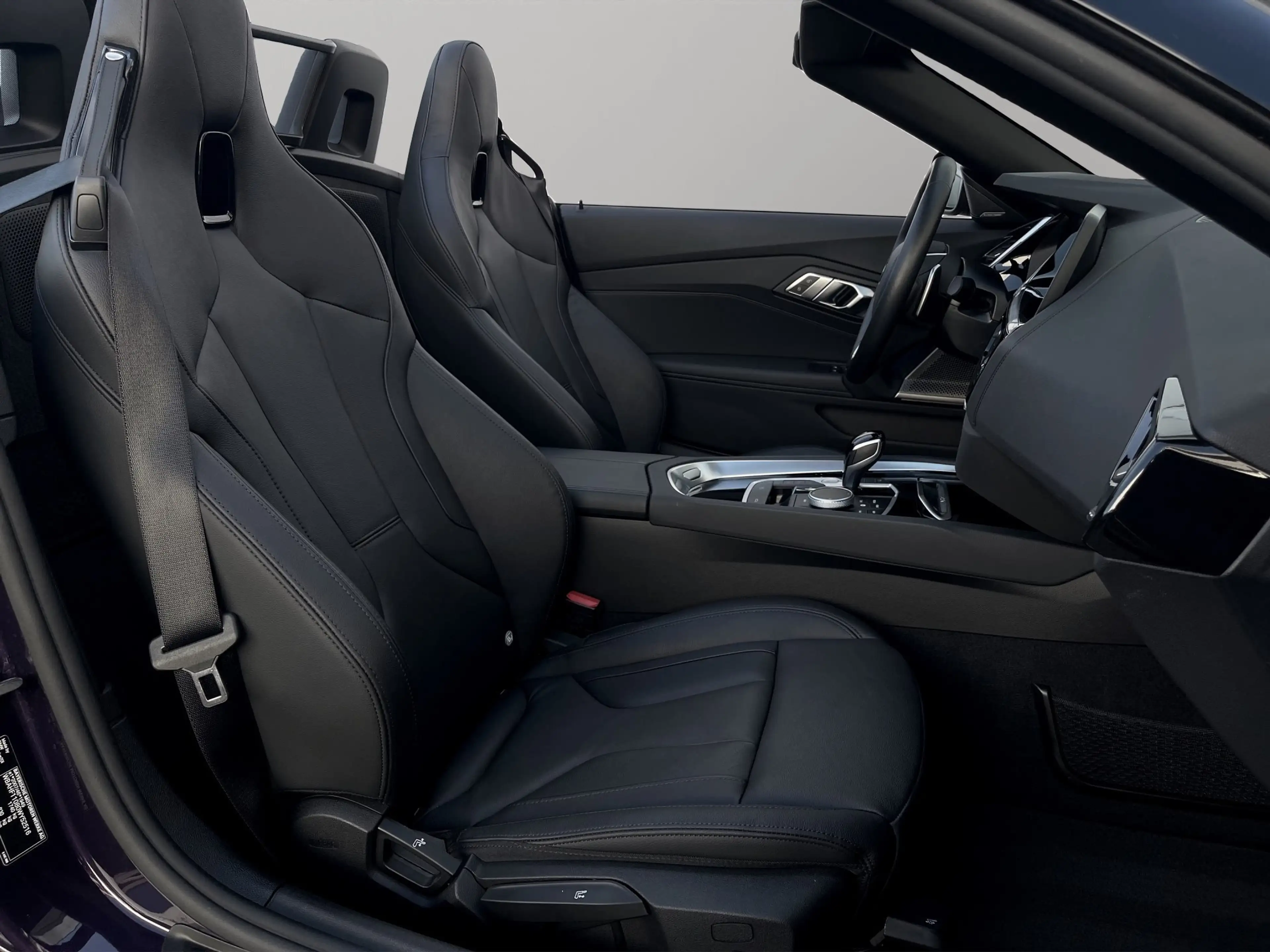 BMW Z4 sDrive20i — photo 12
