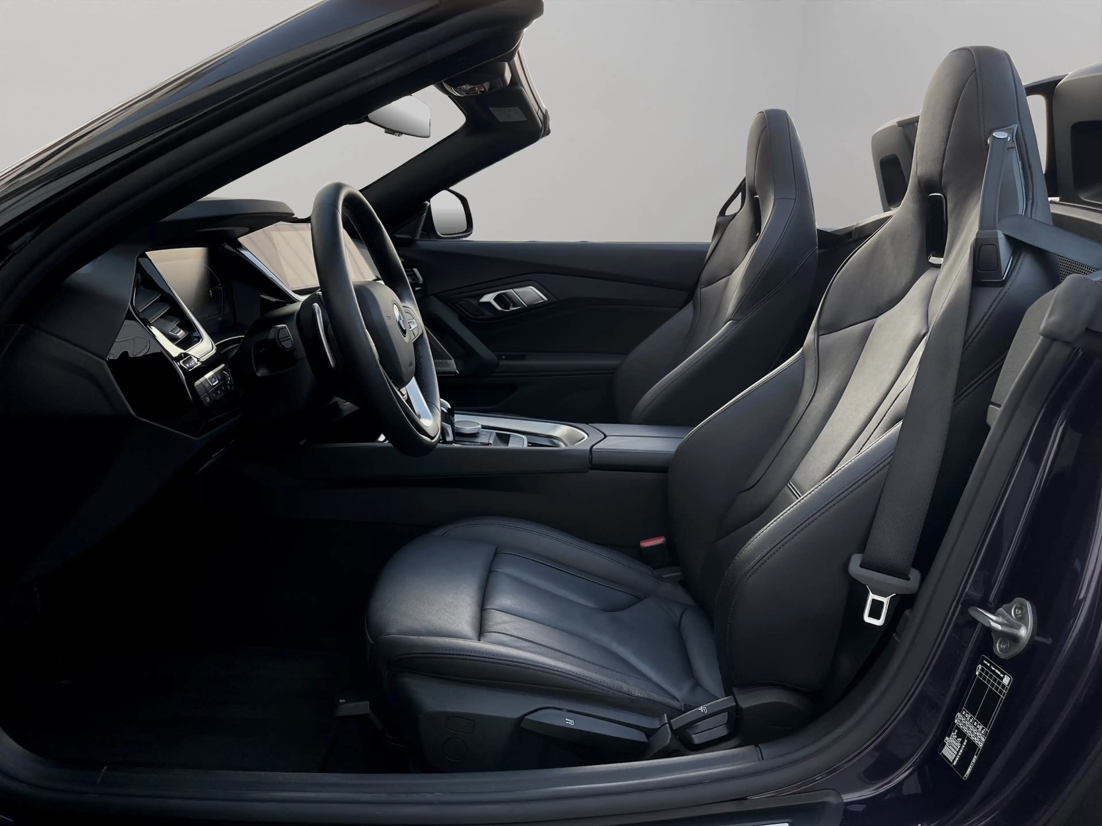 BMW Z4 sDrive20i — photo 9