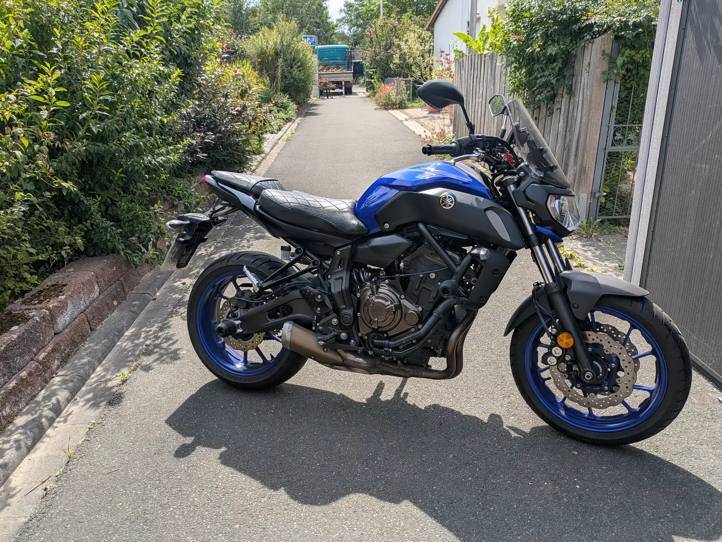 Yamaha MT-07 MTM 690 Bleu - 2