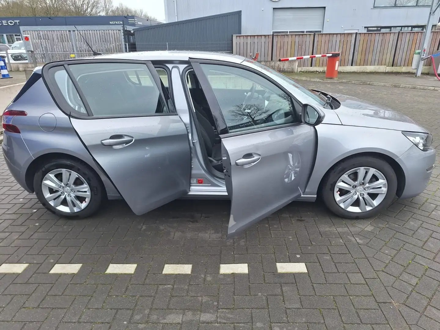 Peugeot 308 308 1.2 VTi Active Grijs - 2