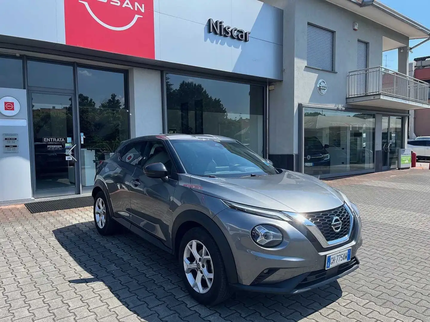 Nissan Juke 2ª serie 1.0 DIG-T 114 CV DCT N-Connecta Gris - 2