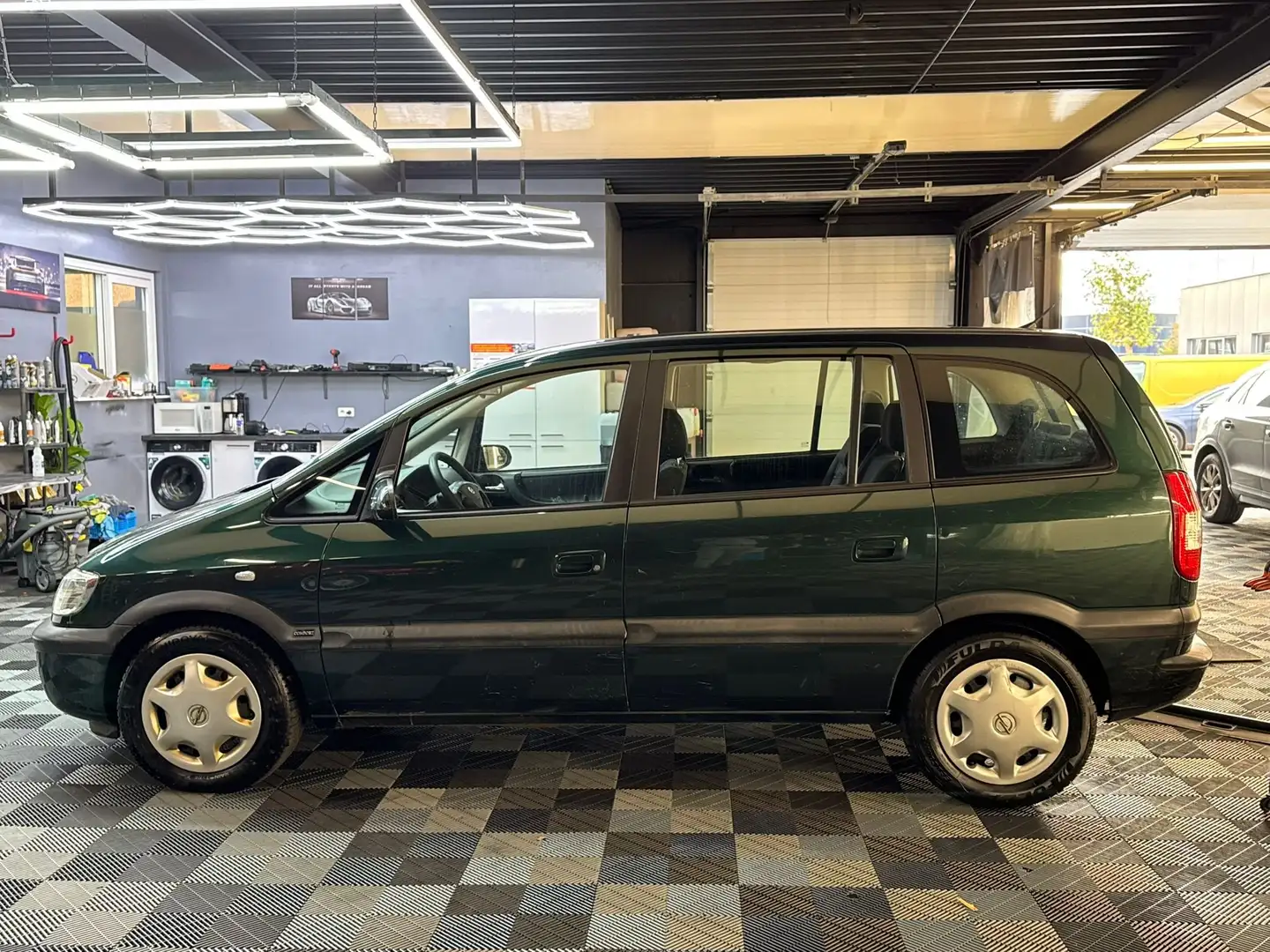 Opel Zafira 1.6i benzine bj. 2004 7-zitplaatsen 1ste eigenaar - 2