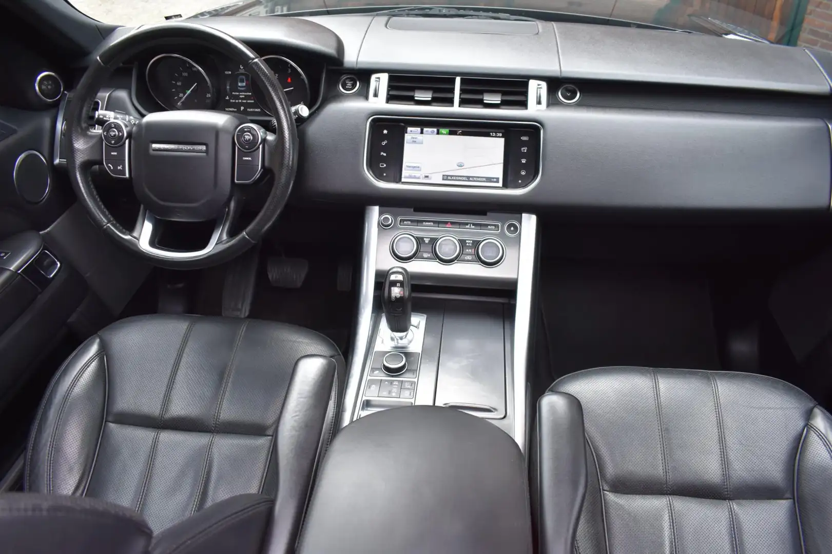 Land Rover Range Rover Sport 3.0 TDV6 S '16 Pano Leder Clima NAvi Cruise Xenon Zwart - 2