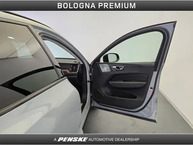 Volvo XC60 view 26