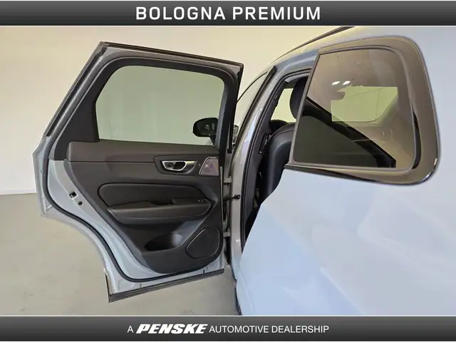 Volvo XC60 view 29