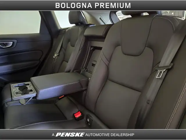 Volvo XC60 view 21