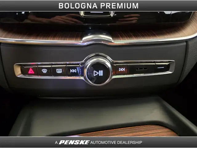 Volvo XC60 view 25