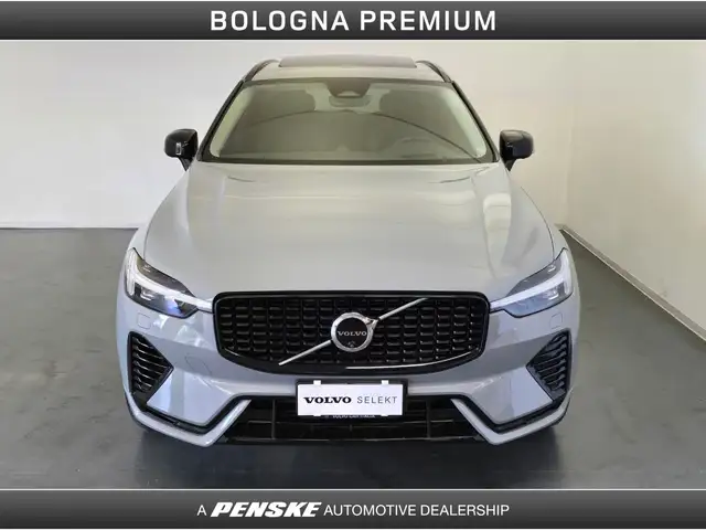 Volvo XC60 view 8