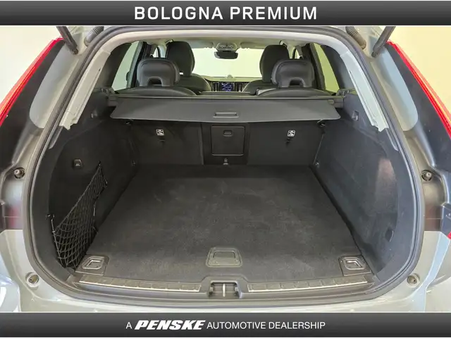 Volvo XC60 view 10