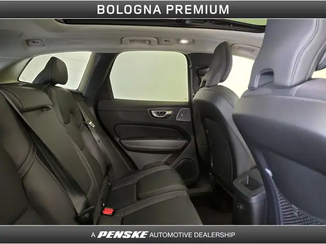 Volvo XC60 view 5