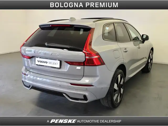 Volvo XC60 view 2