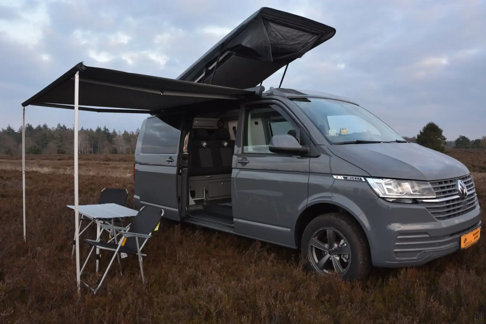 Volkswagen T6.1 Wohnmobil California  Langer Radstand DSG Grau - 1