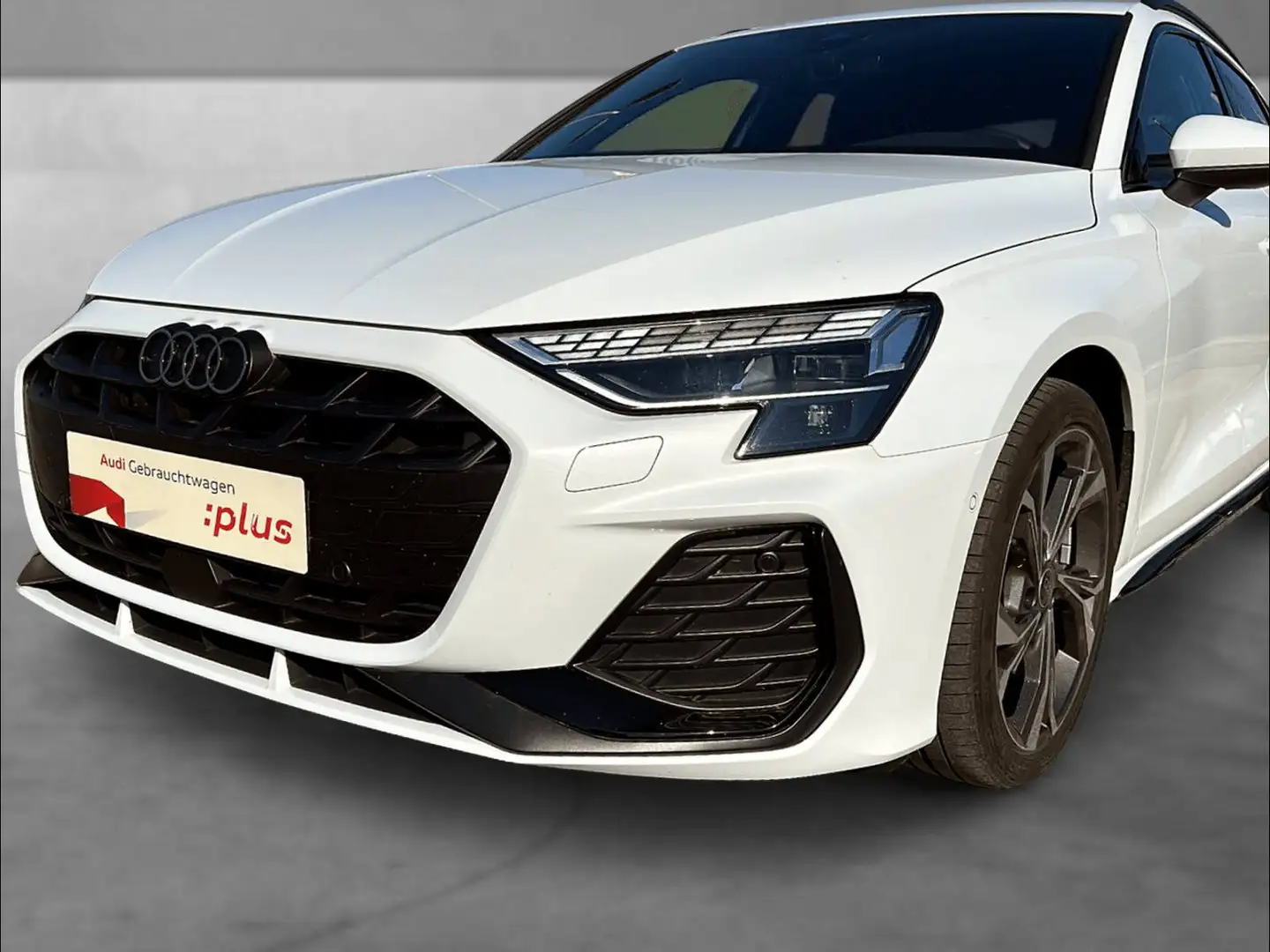 Audi A3 30 TFSI S line Wit - 2