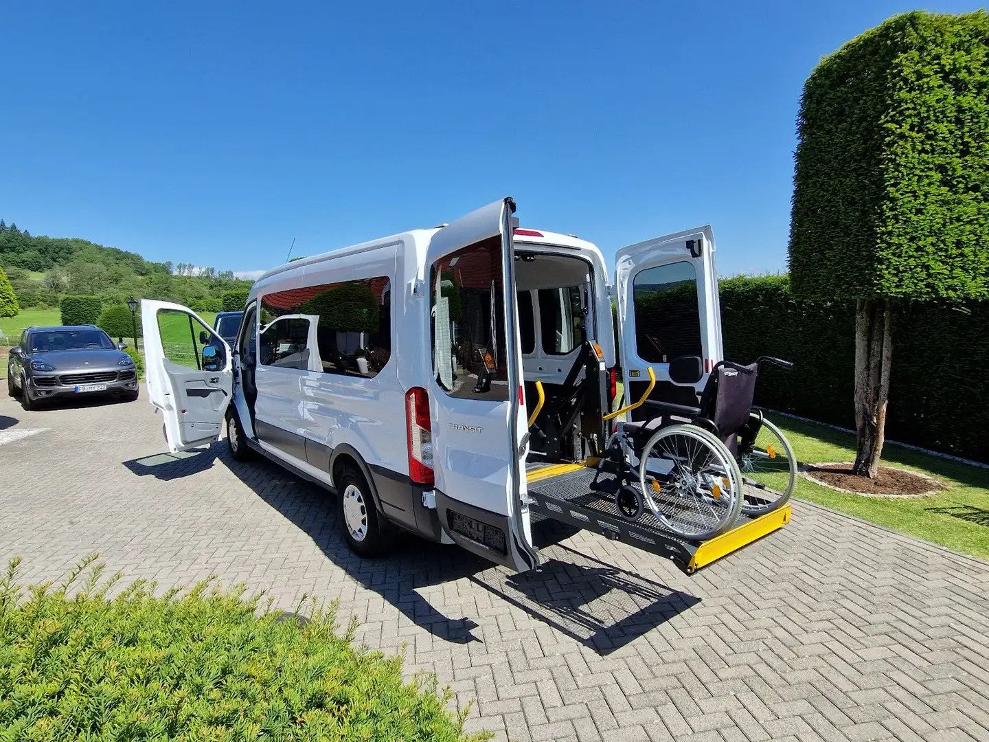 Ford Transit Kombi 350 L3 Trend*BGG*6Sitzer*el.Rampe* Weiß - 1