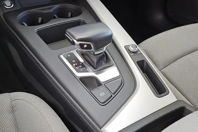 Audi A4 view 19